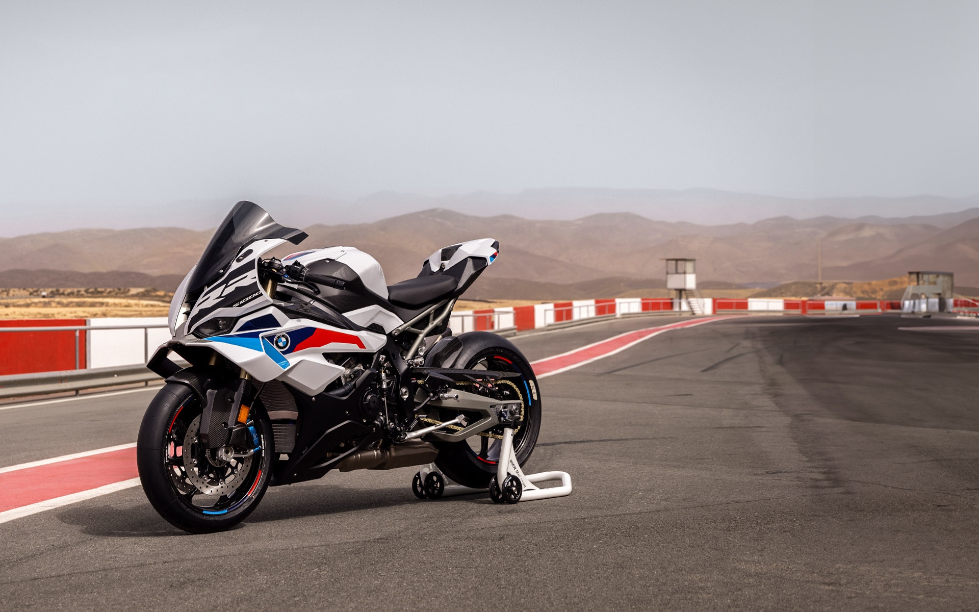 nsc-s1000rr-P0N3H-multiimage-1920x1200.jpg.asset.1732605093706.jpg